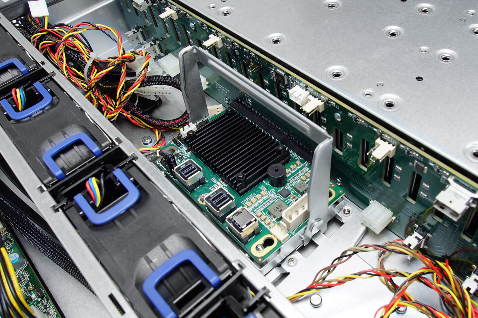 IW-RS224-07 - server system assembly